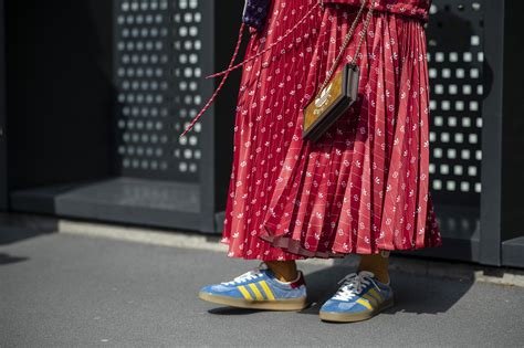 moda con las zapatillas adidas|zapatillas de mujer elegantes.